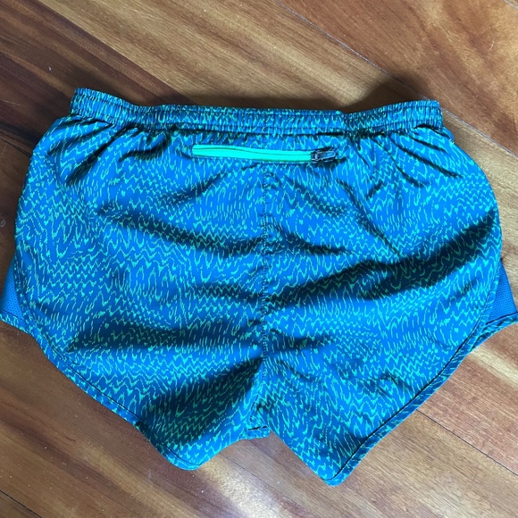 Women’s Nike XS running shorts - Picture 4 of 4